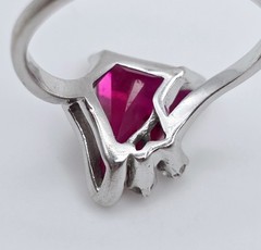 Vintage Kimberly 10K White Gold Ring Triangle Pink Ruby Diamond Modernist Size 8