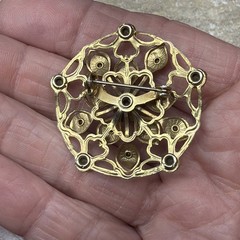 Vintage Emerald Green & Clear AB Rhinestone Layered Flower Brooch Gold tone 1.5″