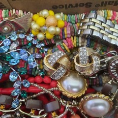 Vintage Junk Jewelry Lot Craft Harvest Repair Rhinestones And Wearable D1