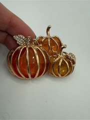 Napier Gold Tone Pumpkin Harvest Brooch Pin Amber Orange Rhinestone Fall Autumn