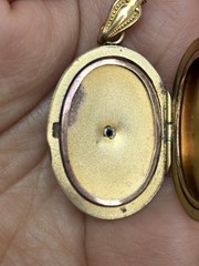 Vintage 10K Gold Filled Mother of Pearl Floral Photo Locket Necklace 19”
