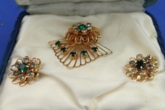 1950’s Vintage Jewels of Elegance Emerald Simulant Brooch & Earring Set