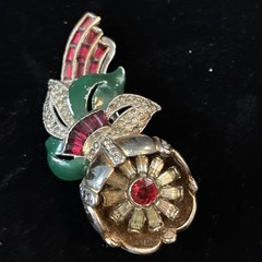 Vintage Patent-Number Trembler Figural Flower Clip / Brooch 1940s