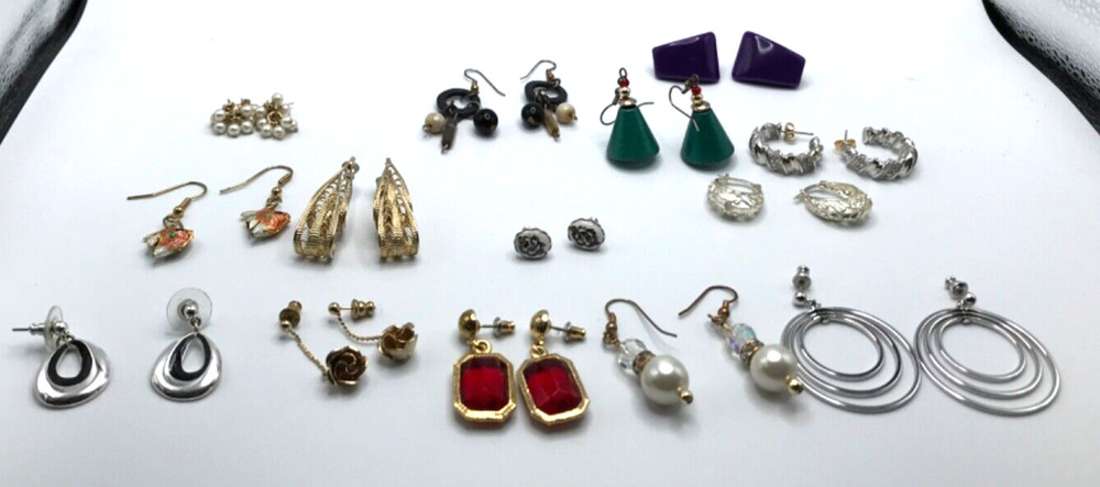 Lot of 14 Pairs Gold Silver Tone Pierced Earrings Vintage faux pearl