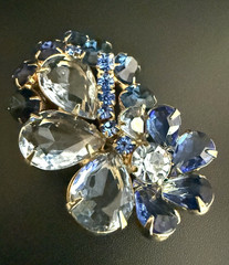 Vintage Unbranded Blue Rhinestone Brooch