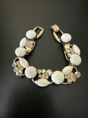 VTG JULIANA D&E Gold Tone Milk Glass AB & Clear Rhinestone Bracelet Borealis