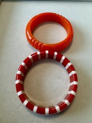Lot 2 Vtg Lucite Plastic Bangle Bracelets Red White Stripe Carved Orange Stack