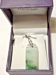 NEW Hallmark 18k W Gold Green Jadeite Jade Diamond 5.3g Pendant 16″ Necklace BOX