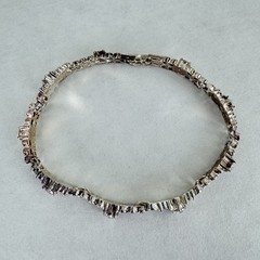 Vintage AVON NR Silver-Tone Rhinestone Crystal Bracelet 8 inch Fold Over Clasp