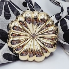Jeri Lou Gold Tone Floral Like Curved Ridge Gold Tone Vintage Scarf Ring Clip