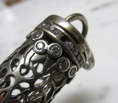 Ornate Sterling Silver Horn Pendant w/ Clear Stone Accents ~ 20.7g ~ 4-E339