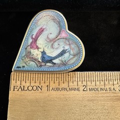P. Buckley Moss 1999 Anniversary Song Heart Brooch Pendant Anna Perenna #32736