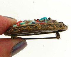 Vintage Chunky Brass Tone Metal Mixed Genuine Gemstone Chip Encrusted Oval Pin