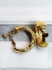 BEAUTIFUL VINTAGE NAPIER GOLD TONE SCREW BACK CLIP ON EARRINGS WITH RHINESTONES