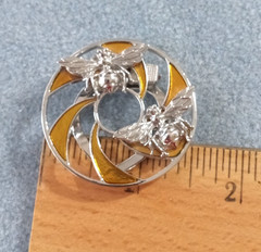 Beautiful MUSEUM COLLECTION Art Deco Style Bee Scarf Clip