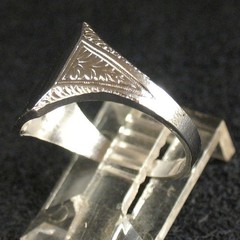 VINTAGE 1960s RHODIUM Nickel Silver SIGNET RING Size 6 Leaf Etched NOS MINT