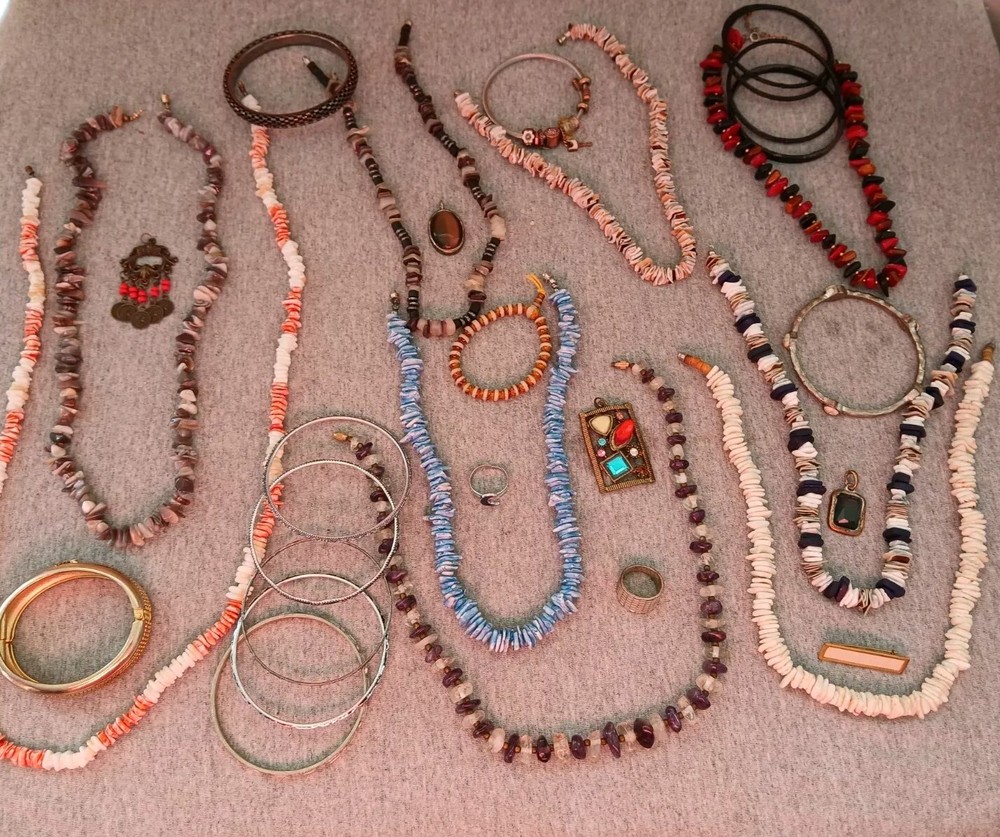 Vintage to Mod costume jewelry mixed lot (#1035)