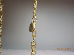 KL? KJ? KR? KP? SIGNED GOLDTONE METAL FANCY 8 AND BAR LINK CHAIN 23.5″ L 1/4″ W