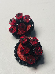 VTG/ANTIQUE RUBY RED DIMENSIONAL HEXAGON CRYSTAL CLUSTER EARRINGS BLACK BASE