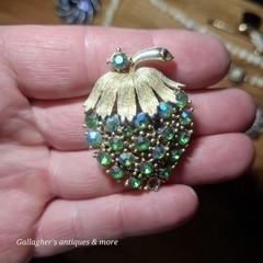 Vintage mixed Costume Jewelry brooch Lot + Etc Rhinestones