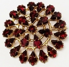 Gorgeous Vintage Almandine Garnet Layered Domed Gold Plated Pin Brooch 1 1/4″