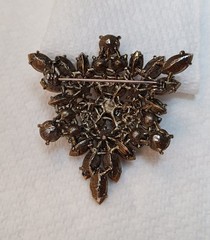 Vintage Unsigned Juliana Style Rhinestone Starburst Brooch Pin 2″ Brown Amber