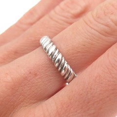 Ross Simons 925 Sterling Silver Vintage Ribbed Oxidized Band Ring Size 7