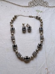 Vintage Onyx And Silver Tone Necklace And Earrings Set