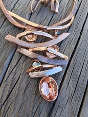 Vtg Enameled Rhinestone Bib Style Necklace And Earring Set Rose Gold Plated 18″