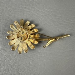 Vintage Brooch Earrings Set Gold Tone Daisy Flower Brushed Satin Clip On