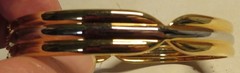 BRACELET Vintage Bangle Gold & Silver Tone Banded Unbranded Fashion Jewelry 8″OD