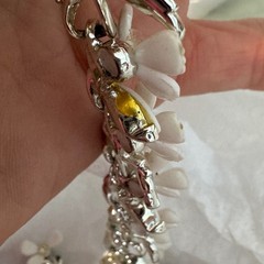 Vintage Lisner White Flower Rhinestone Choker Necklace Silver Tone 16.5″