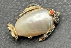 Coro Mother of Pearl Shell Jelly Belly Fish Brooch Faux Coral Rhinestone READ