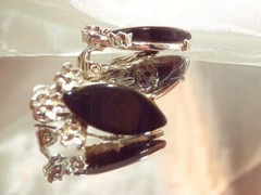 Vintage 1960’s Silver Tone Deep Black Moonglow Mourning Clip on Earrings 595ag9