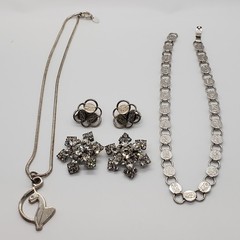 Vintage Assorted Jewelry Lot Sarah Cov Napier Anne Klein Juicy Couture Clip On
