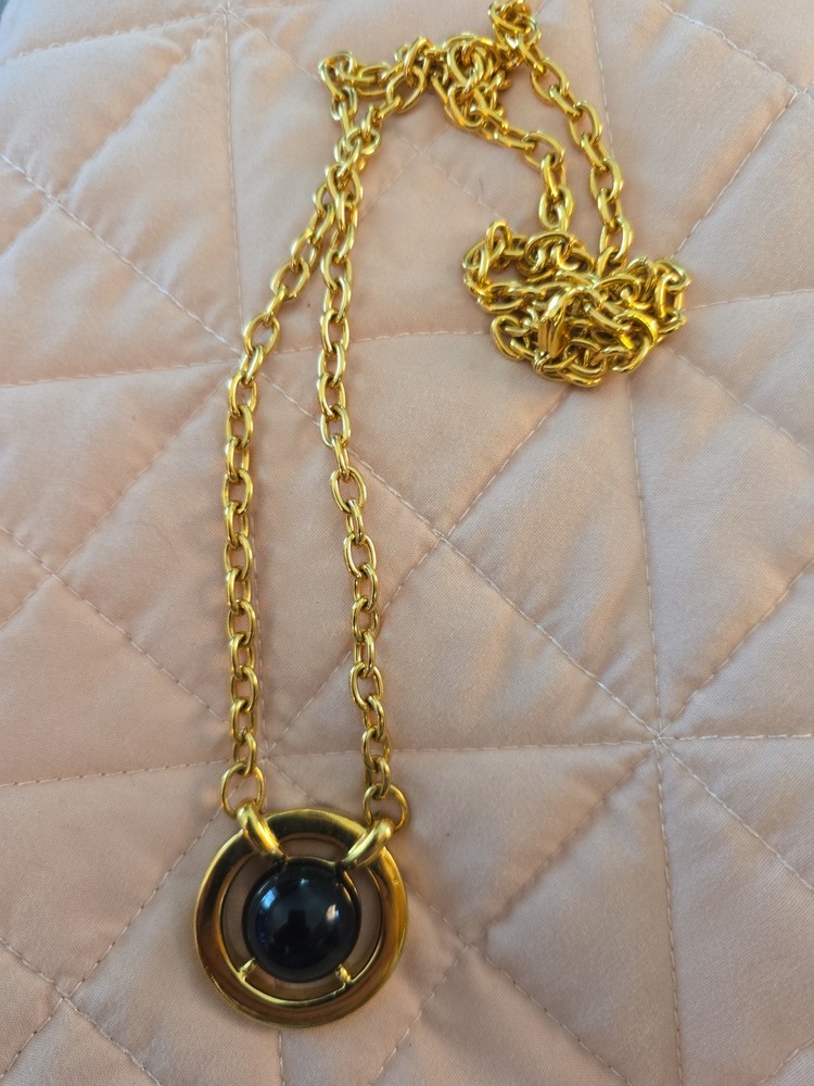Vintage MONET Round Link Gold Tone Chain Large Black Cabochon Pendant Necklace