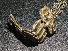 Vtg 1970s AVON Textured Chain Gold Tone Articulated OWL Pendant 24″ Necklace