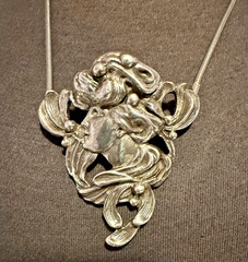 Vintage Art Nouveau W. Kerr American Beauty Woman ALVA Museum pendant necklace