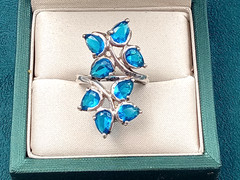 Sterling Silver Ring w. London Blue Faceted Topaz Gemstones in Leaf Pattern: S8
