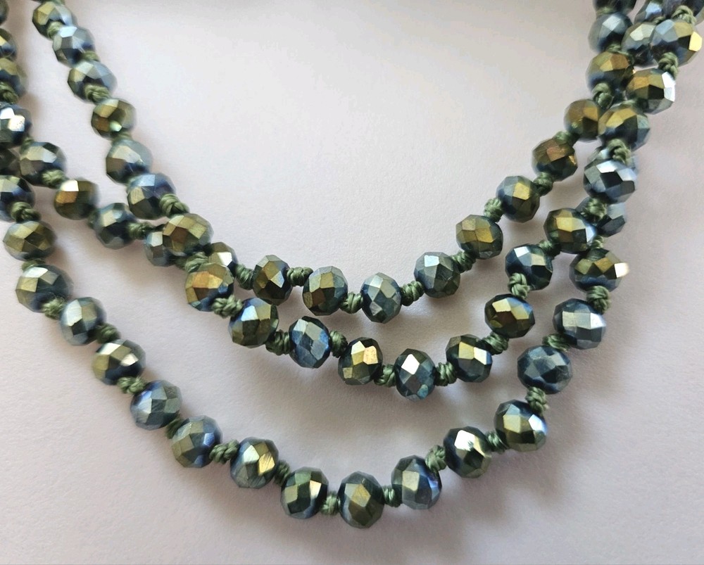 Vtg 56″ Hand Knotted Faceted Glass Bead Necklace Peacock Blue Green Iridescent