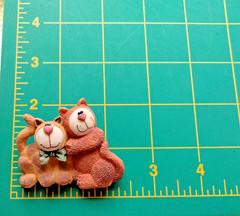 Vintage Artisan Flair Hugging Bears Brooch (131 – 2008)