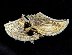 VTG 1950s Gold Tn Multi-Blue NAVETTE & AB Rhinestone SWAG SWOOP Pin Brooch 3.25″