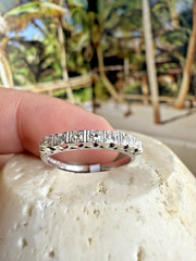 Ladies ESTATE Platinum NATURAL Round Diamond Band Ring