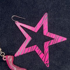 Vintage Y2K Era Earrings Star Zebra Neon Pink Dangle Style Scene Girl Style