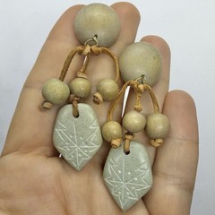 Vtg Big Boho Tribal Etched Stone Starburst Chandelier Earrings Leather Wood Post
