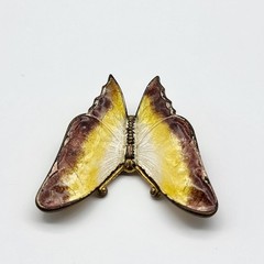 Amazing Realistic enamel Butterfly Brooch pin Estate Jewelry Insect