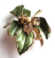 MINT Book Piece – Francois by Coro Enamel Leaf Pin Pearl & Chalcedony Stones