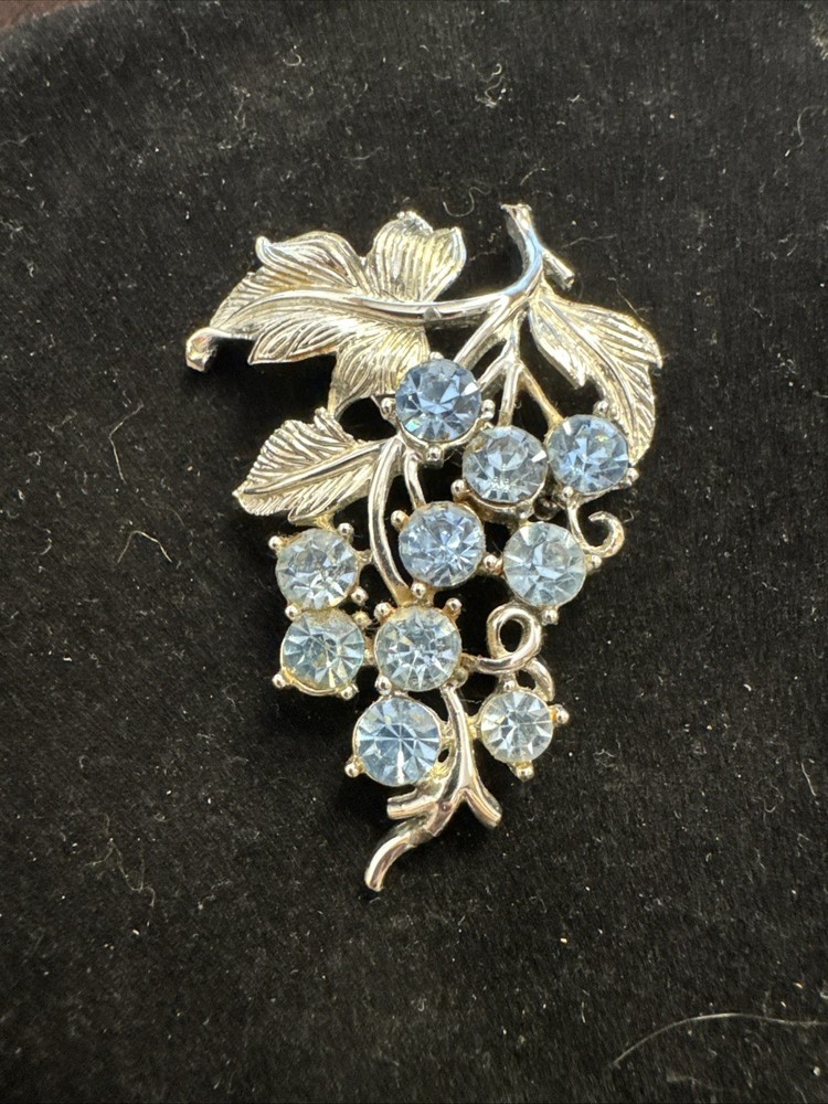 Vintage Signed Pegasus Coro Blue Rhinestone Grapevine Brooch Blue Silver Tone