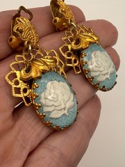Vintage West Germany Blue Rose Cameo Brooch Earrings Set Clip On Gold Tone