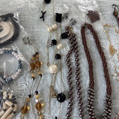 Huge Vintage Costume Jewelry Lot. $900+ Retail. Too For Pictures-107 Pieces